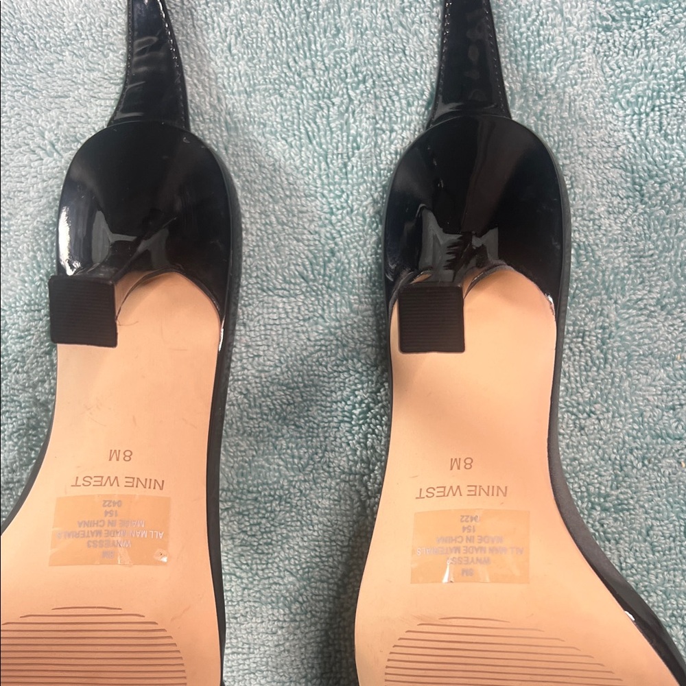 Nine West Yess Glossy Patent Leather Black Heels, with ankle straps size 8 - Picture 6 of 8